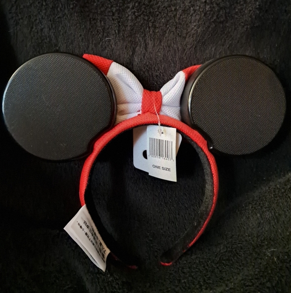 EPCOT Canada Pavillion Hockey Ears - Picture 2 of 4